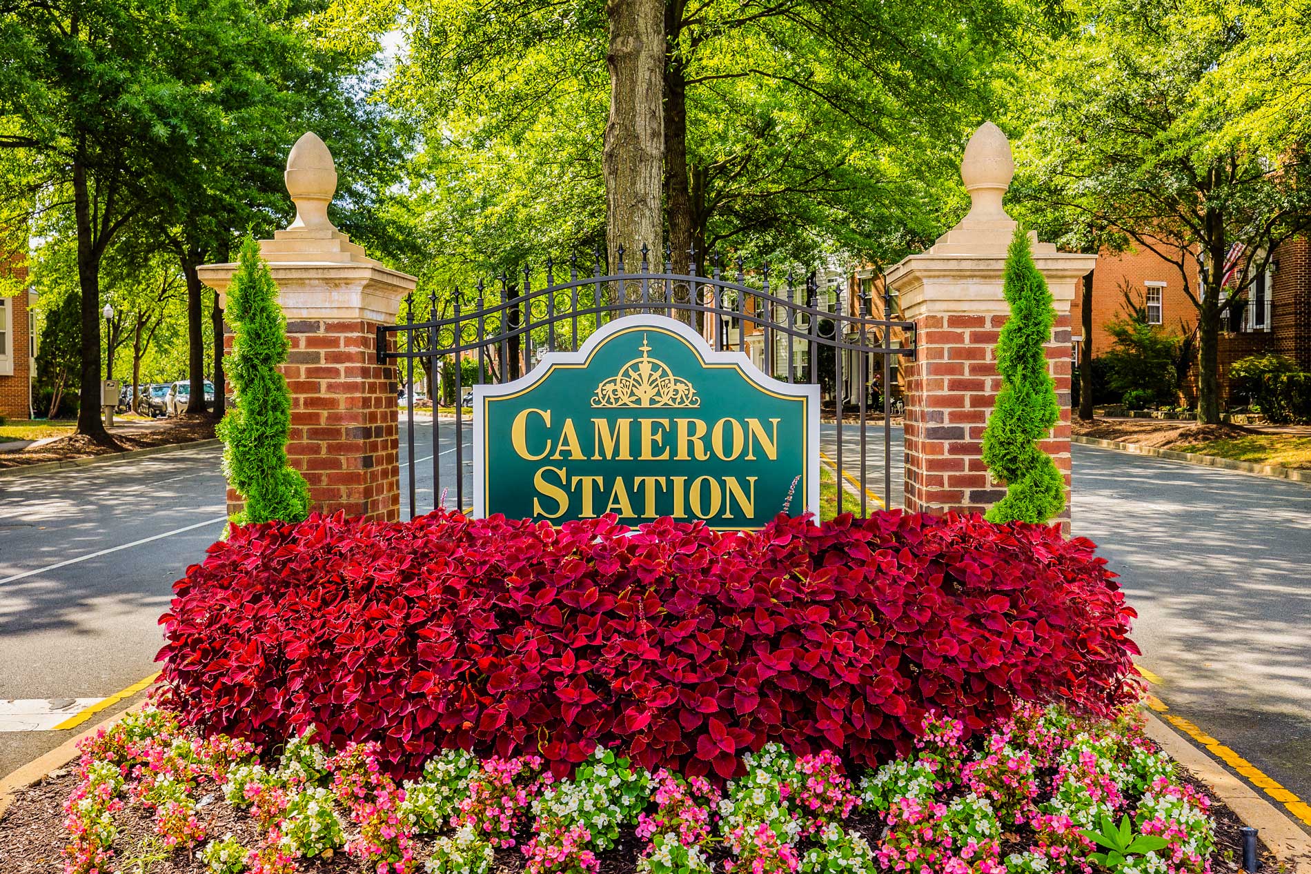Cameron Station Community Sign